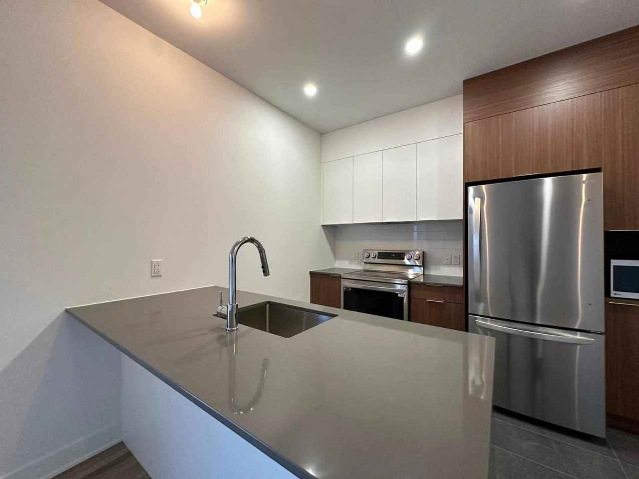 3025 Avenue des Gouverneurs #414 - Photo 2 of 20