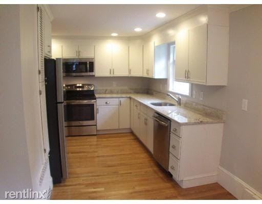 105 Maple St - Photo 3 of 11