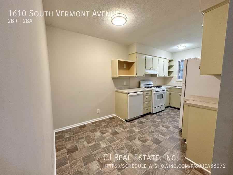 1610 S Vermont Ave - Photo 3 of 9