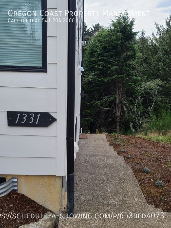 1331 Sw Fleet Ave - Photo 3 of 21