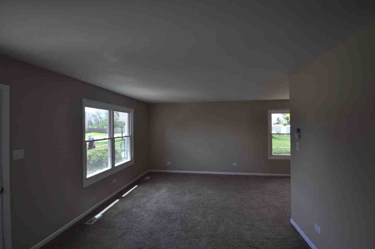 7742 W N Ave - Photo 2 of 11