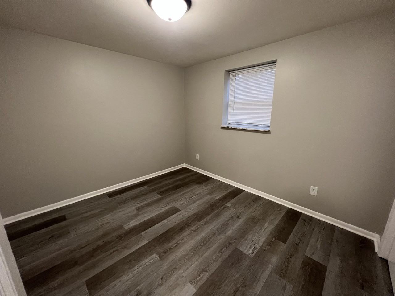 1623 Portage Ave #4 - Photo 6 of 8