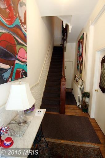 210 Laurens St - Photo 3 of 14