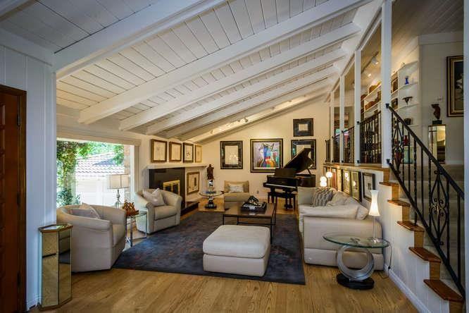 910 Black Mountain Rd - Photo 3 of 25