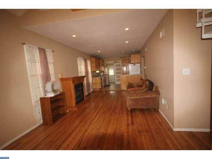 327 Randall Ave - Photo 3 of 11