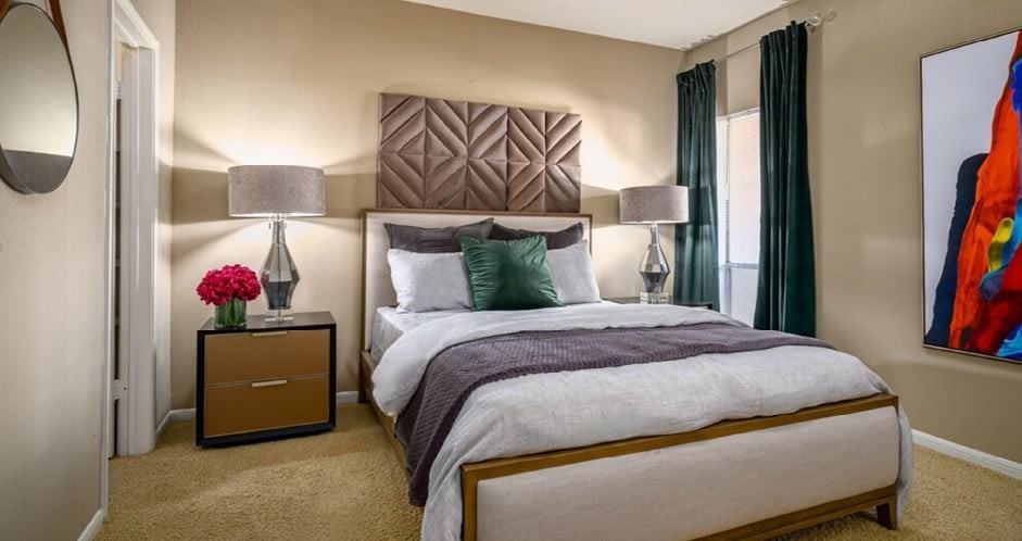 Woodlake Oaks Apartments - Photo 6 of 31