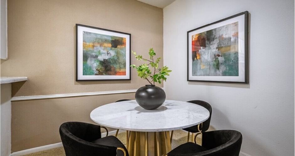 Woodlake Oaks Apartments - Photo 7 of 31