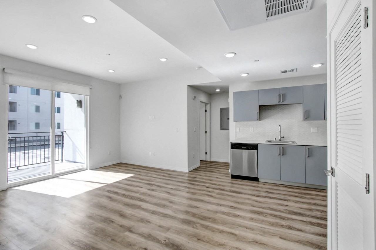 SkyLA Tower - Photo 5 of 51