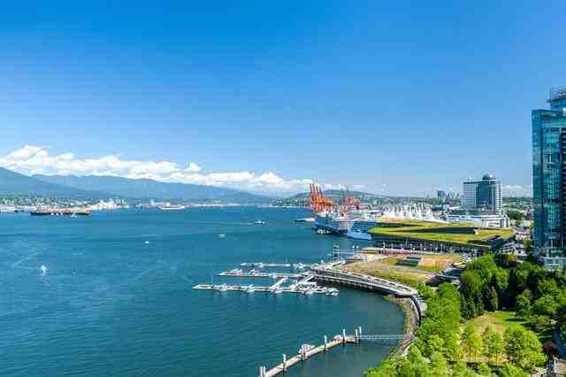 Escala - Photo 2 of 21