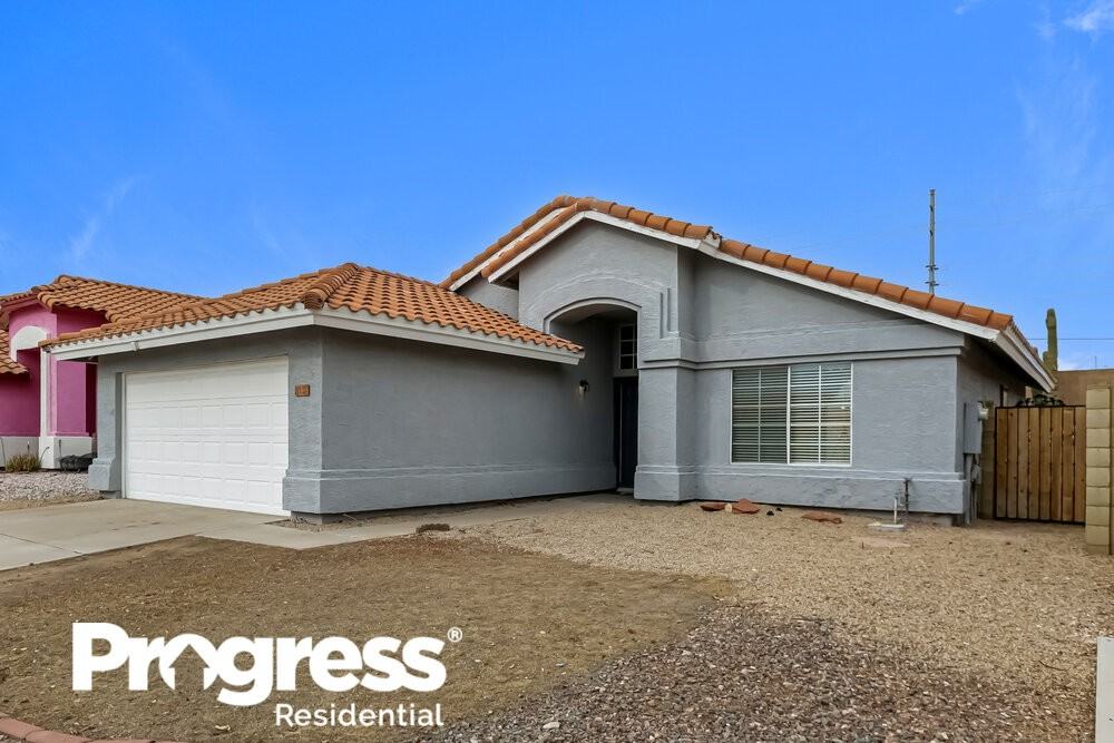 11302 W Puget Ave - Photo 3 of 16