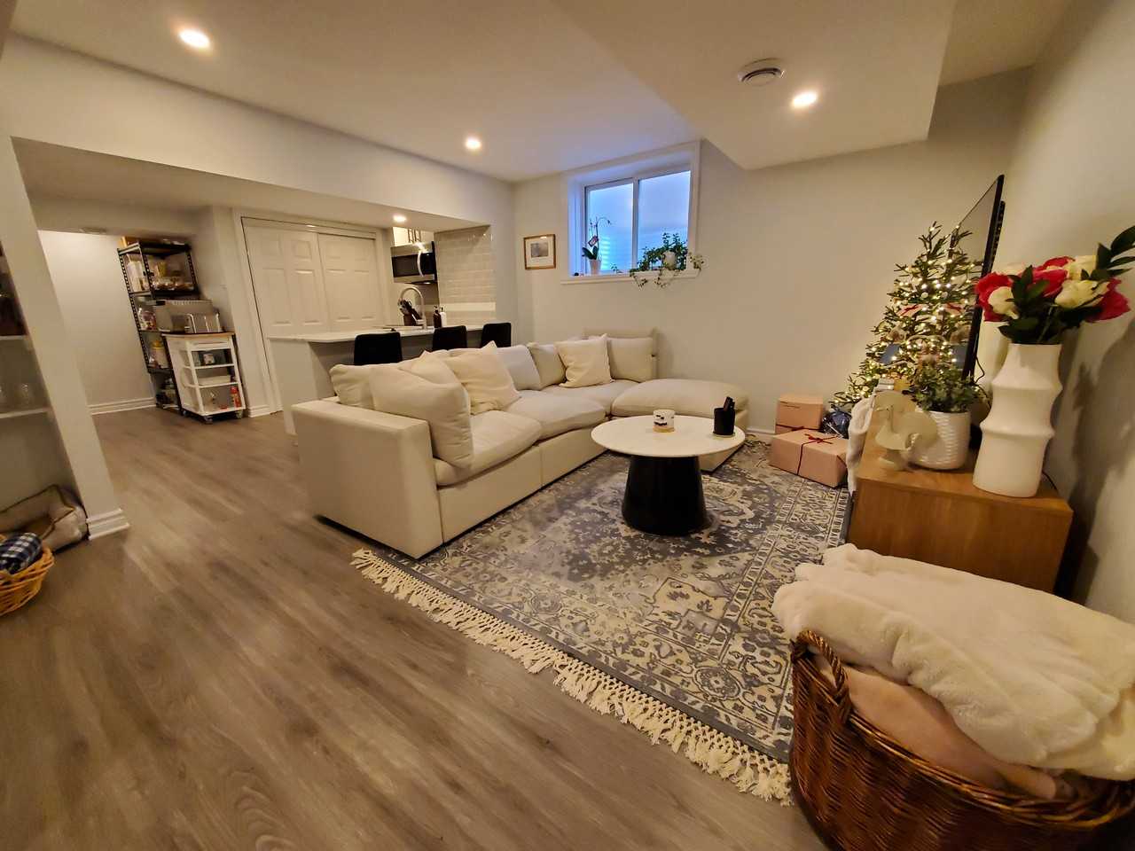 1867 Windflower Apartments in Chapel Hill, Ottawa, ON K1C 6A3 Zumper