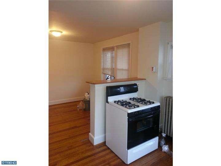 1582 Chichester Ave - Photo 2 of 9