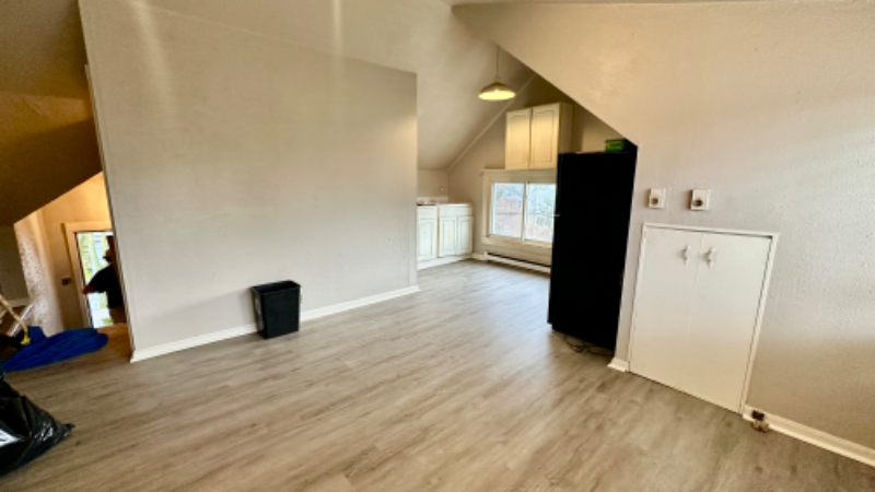 413 W Maple St #3 - Photo 5 of 16