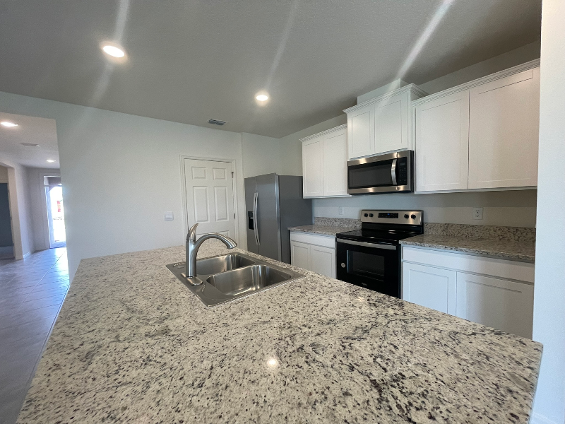 1352 Mcfarland Dr - Photo 4 of 15