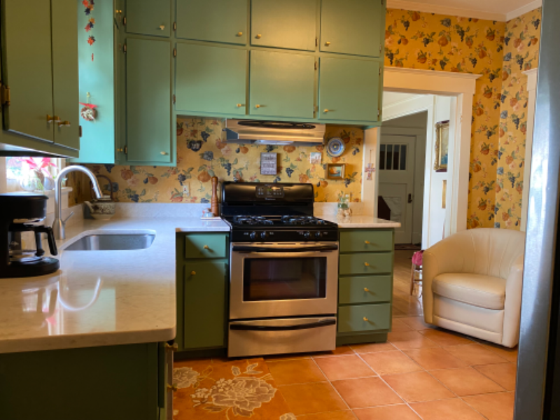 225 E 51st St - Photo 2 of 13