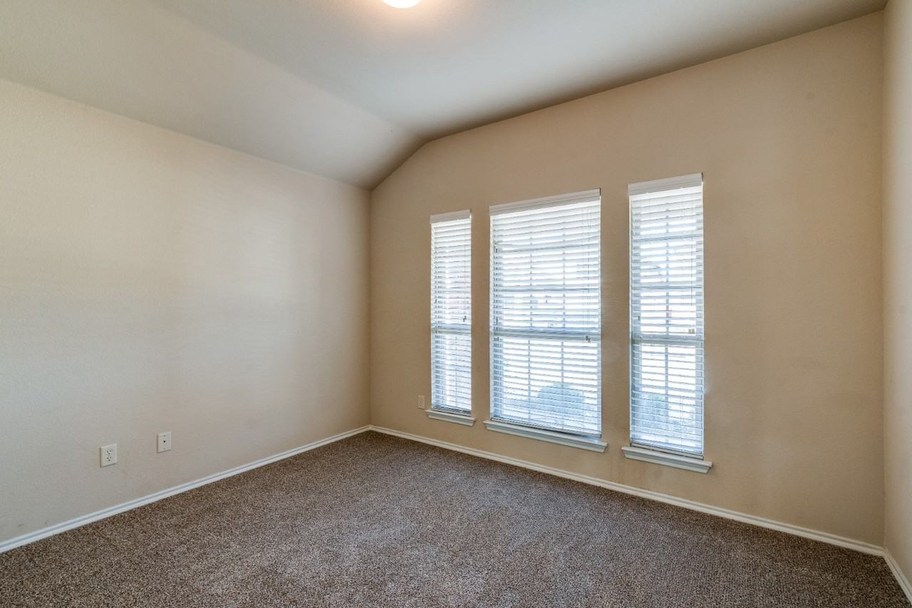 1103 Ellis Rd #NA - Photo 2 of 12