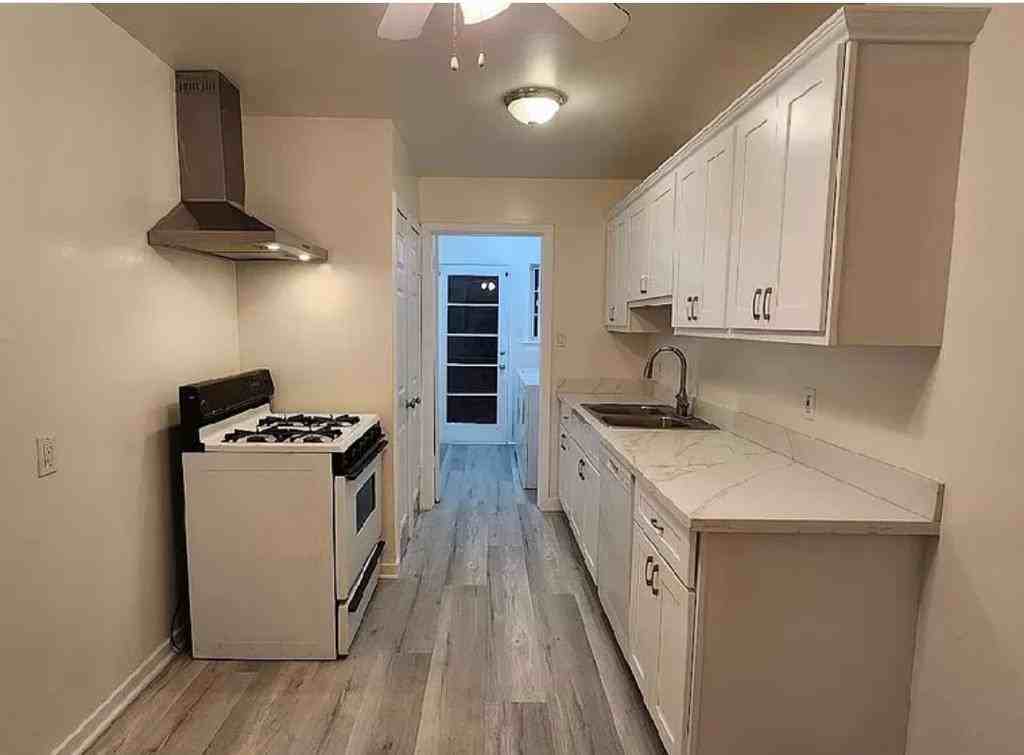 627 Fuller Ave #7 - Photo 2 of 5