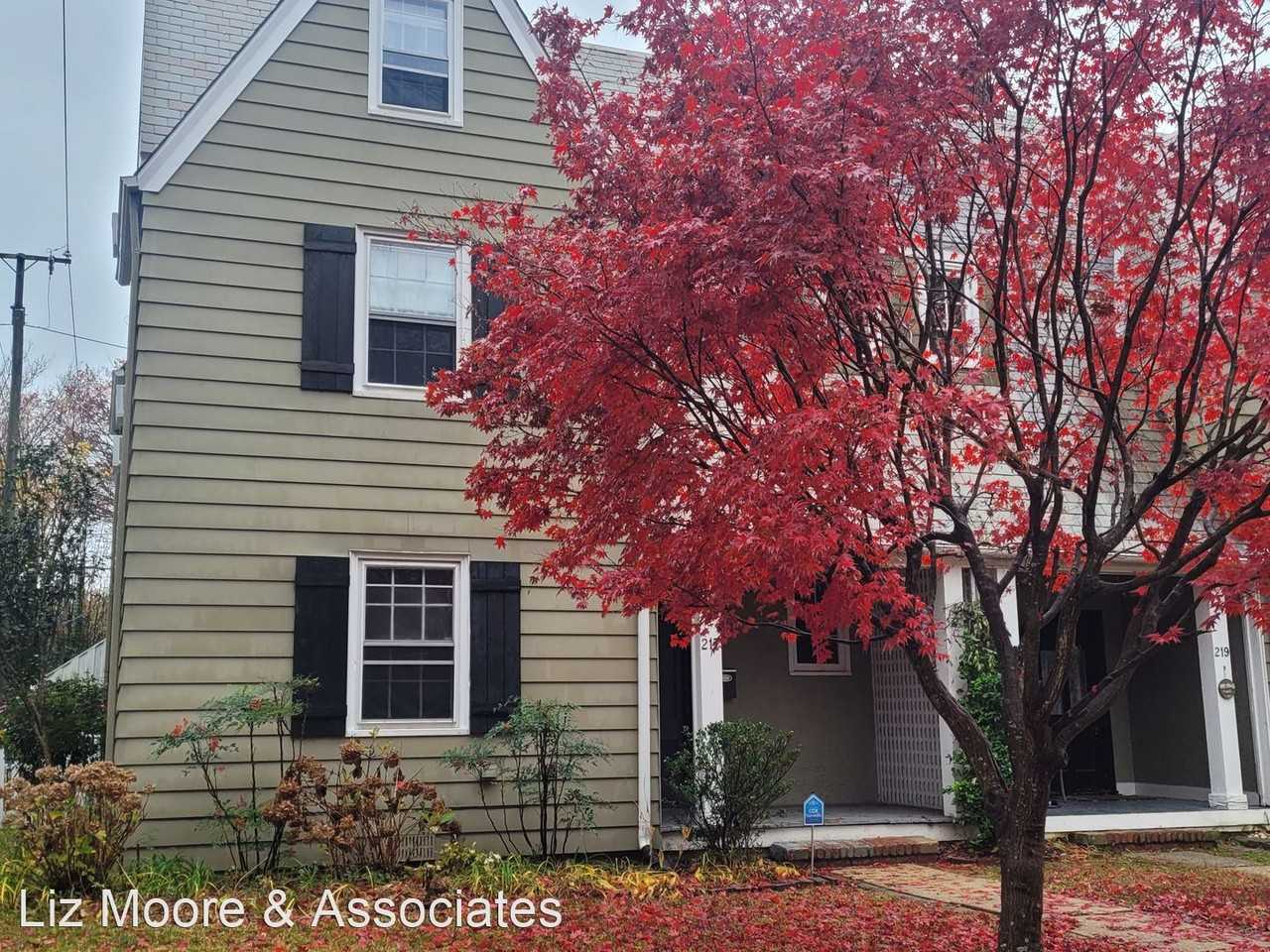 217 Palen Ave, Newport News, VA 23601 4 Bedroom Apartment for 1,275