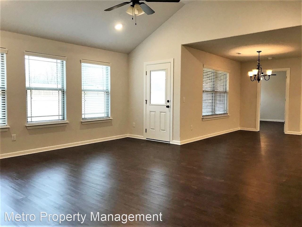 309 Lion Dr N - Photo 3 of 16