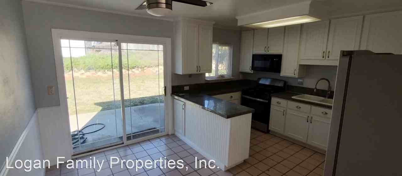 12634 Roberto Way - Photo 3 of 12