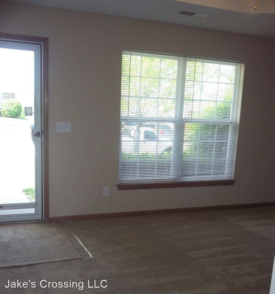 807 Se 6th St Apt A - Photo 2 of 9