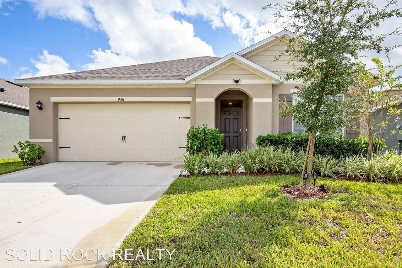 956 Big Bend Ave - Photo 2 of 22