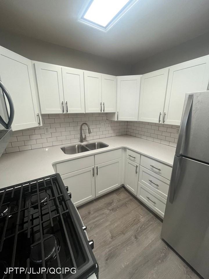 3210 Marquette St - Photo 3 of 9