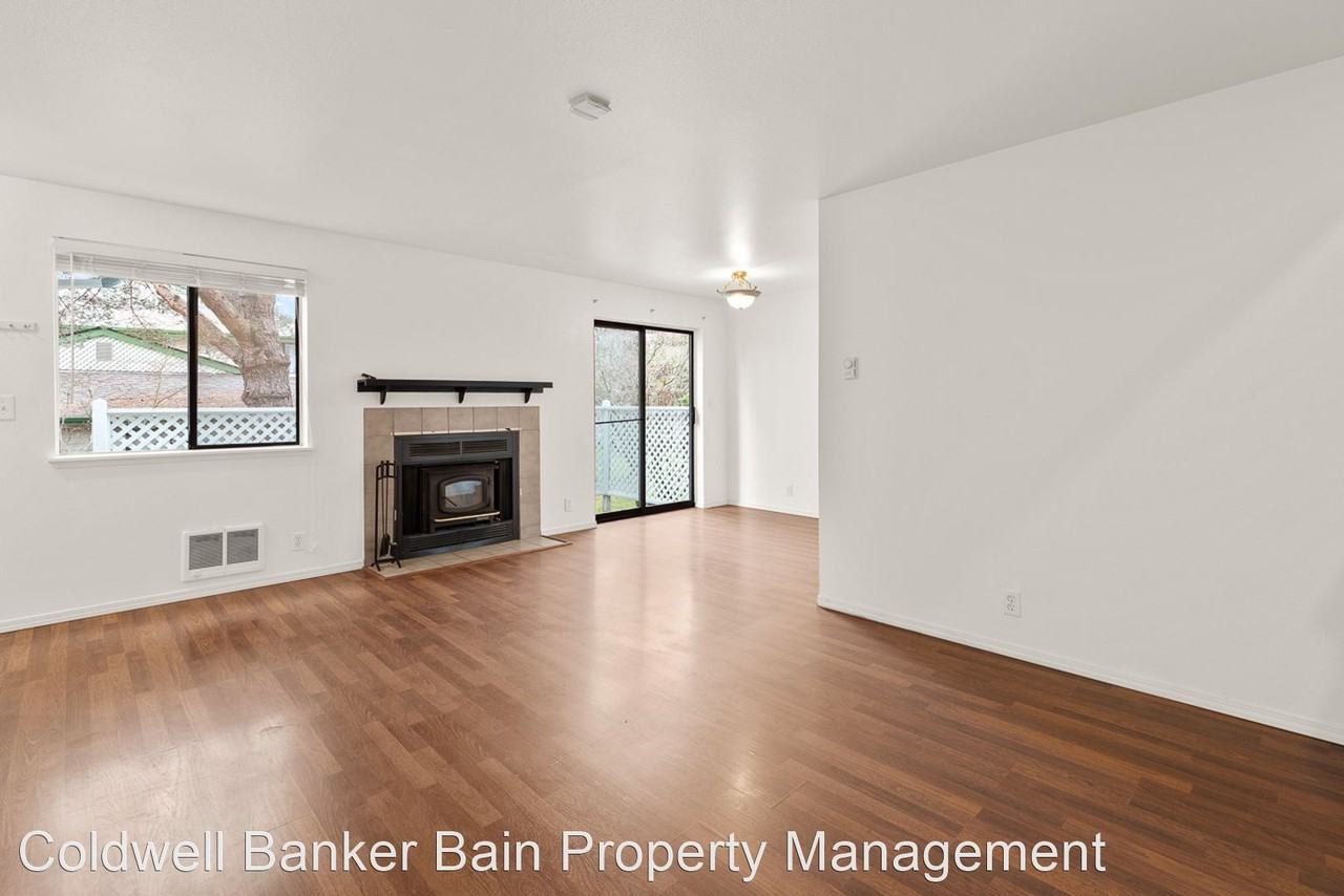 1612 201st Pl Se #8C - Photo 3 of 11