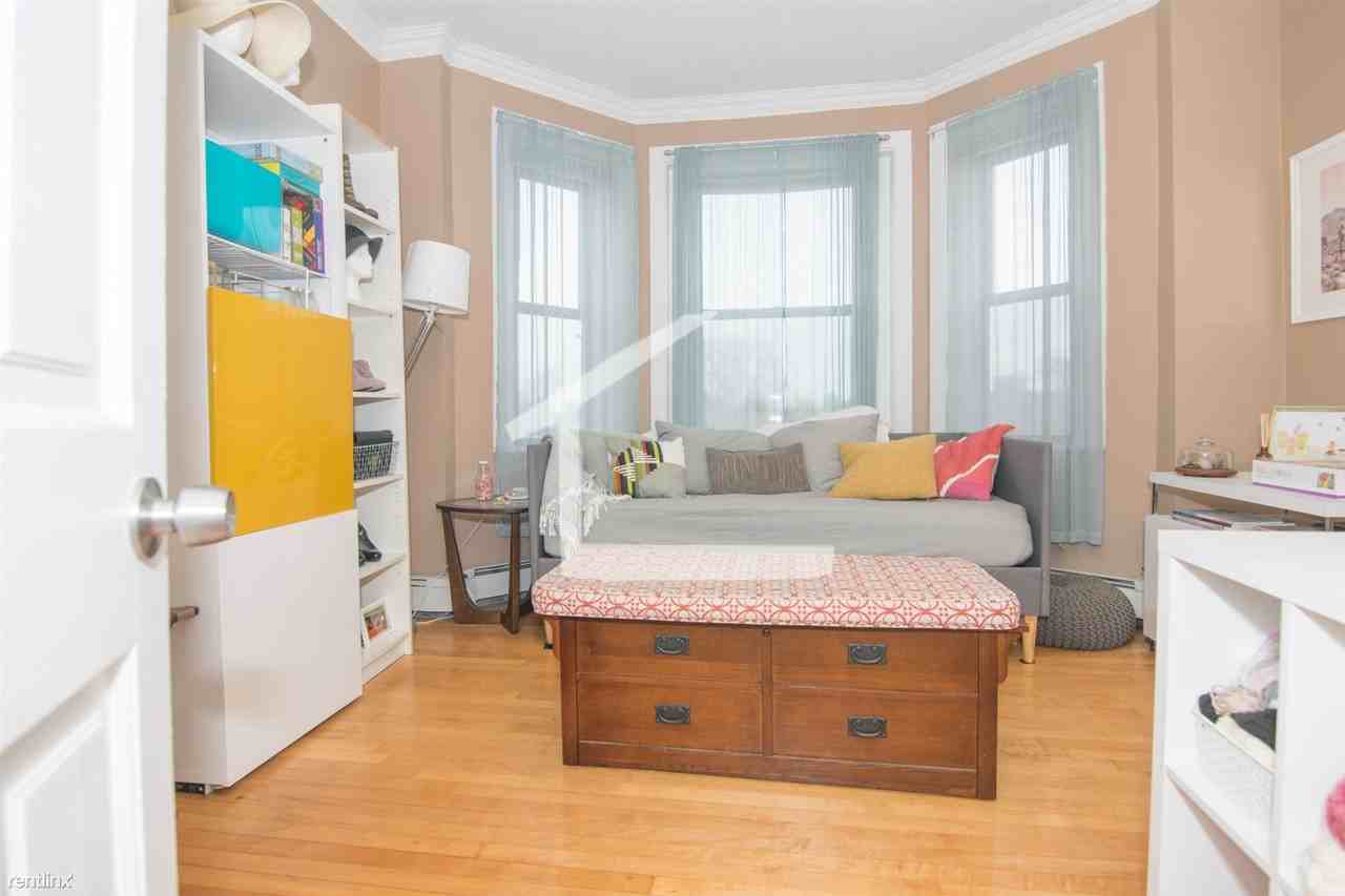 189 Harvard Ave - Photo 2 of 9