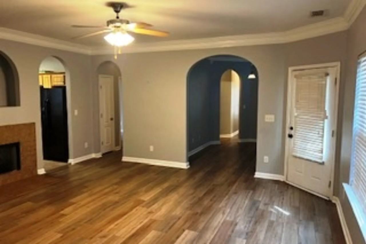 2722 Oxmoor Way - Photo 3 of 20