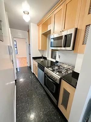 232 E 84th St #2 - Photo 5 of 8