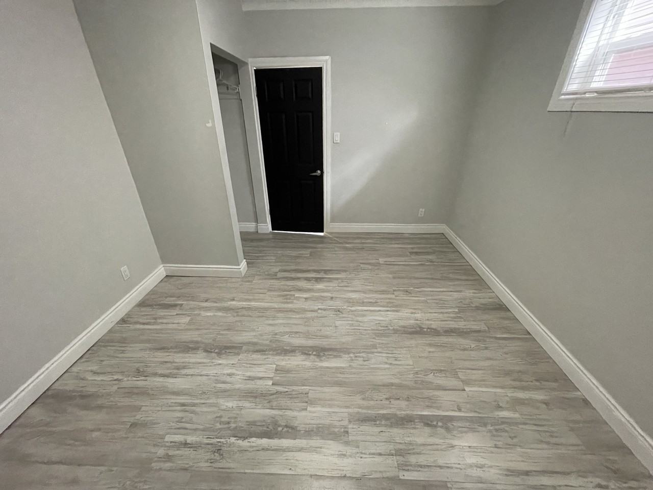 957 Pelissier St - Photo 6 of 26