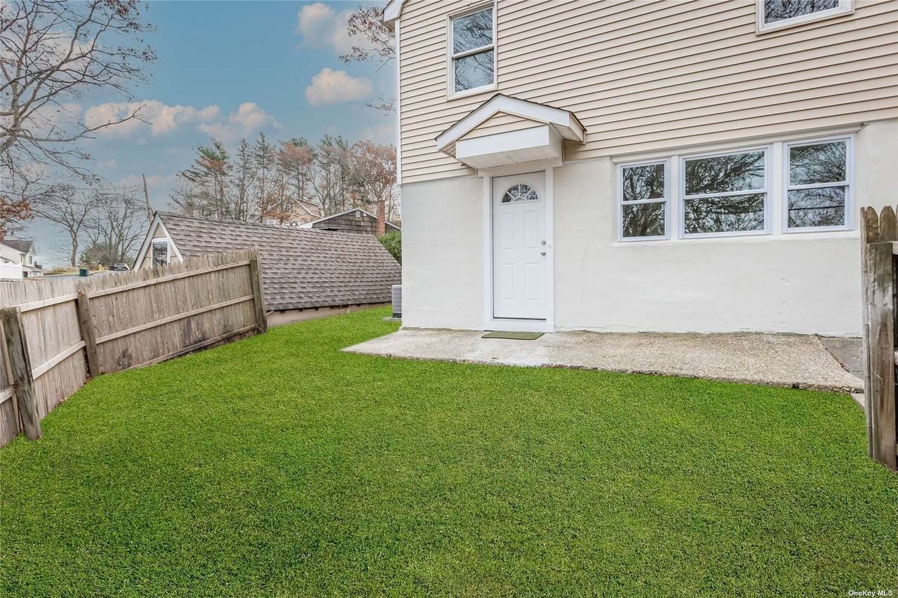 34A Greenlawn Rd A, Sound Beach, NY 11789 2 Bedroom Apartment for