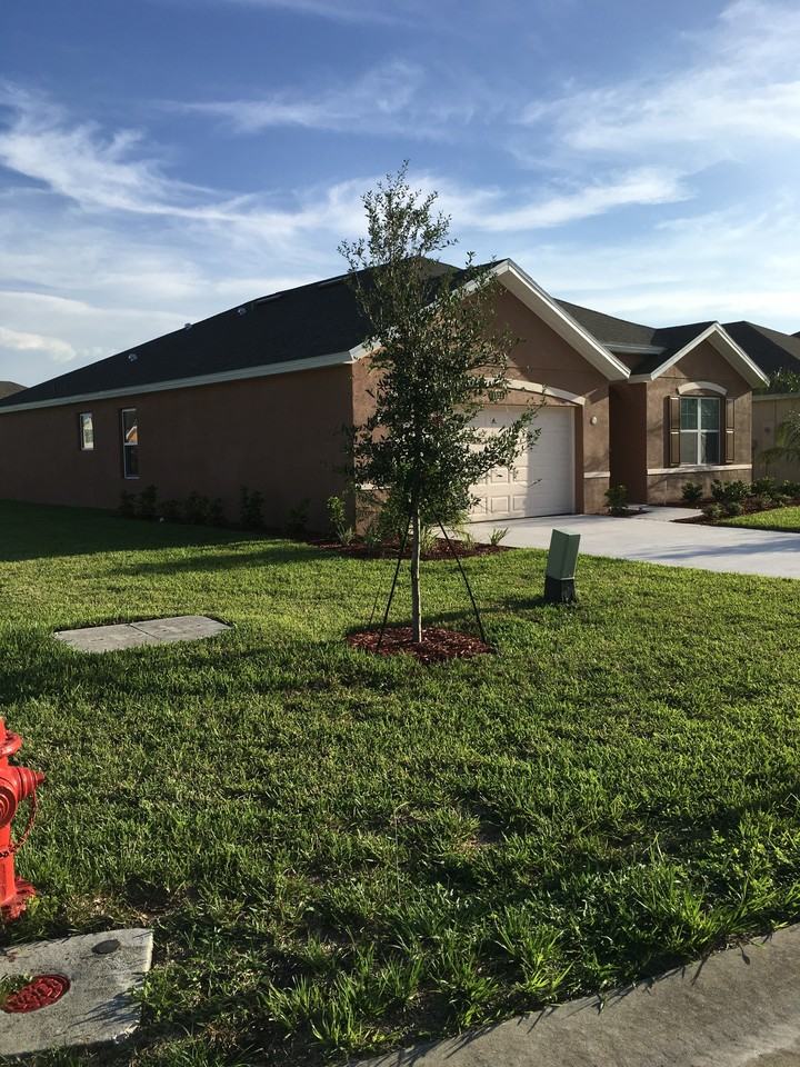 1522 Lexington Sq Sw - Photo 3 of 19