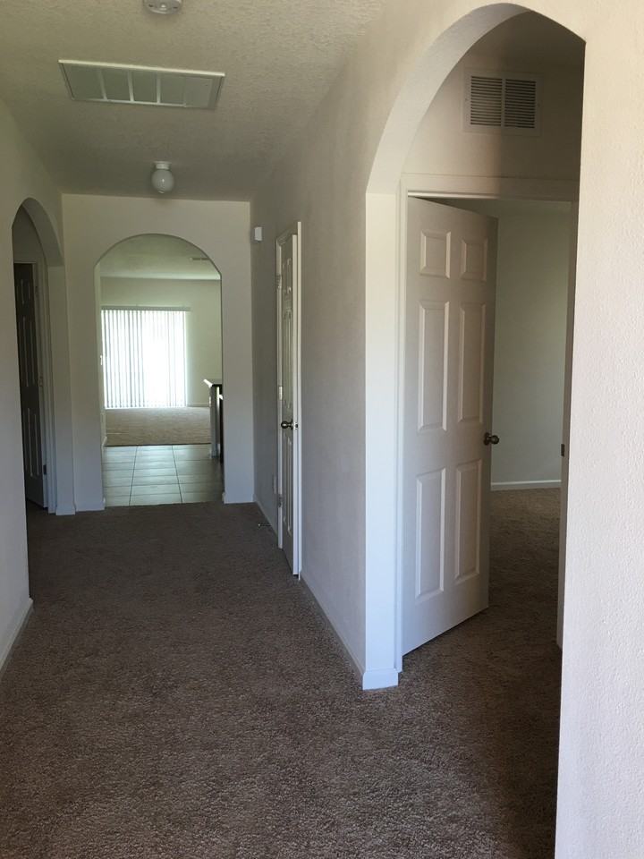 1522 Lexington Sq Sw - Photo 5 of 19