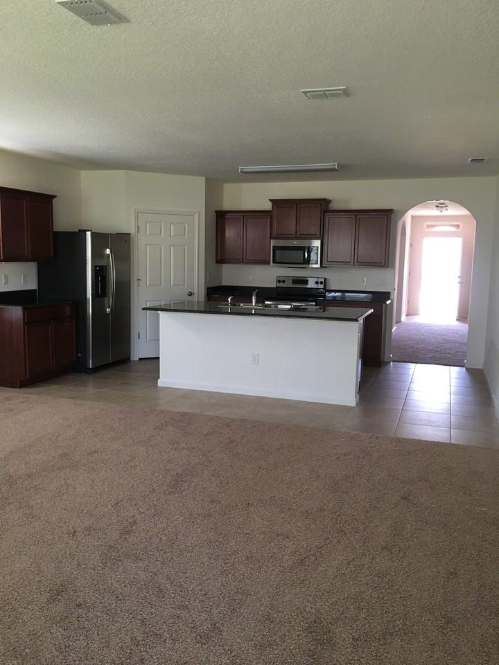 1522 Lexington Sq Sw - Photo 6 of 19