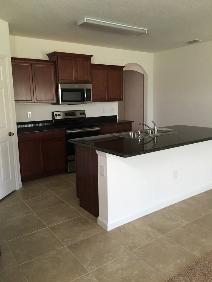 1522 Lexington Sq Sw - Photo 7 of 19