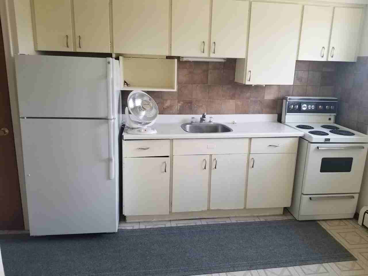 12 Westmount Rd W - Photo 3 of 7