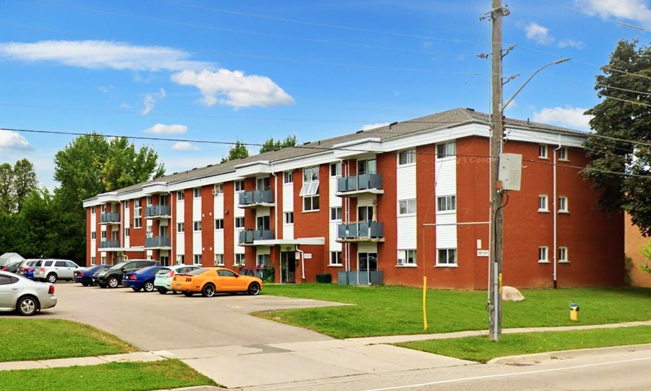 527 Parkside Drive Apartments 527 Parkside Dr, Waterloo, ON N2L 4X7