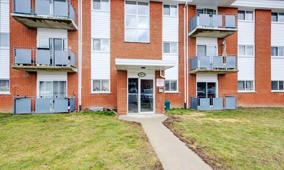 527 Parkside Drive - Photo 3 of 12
