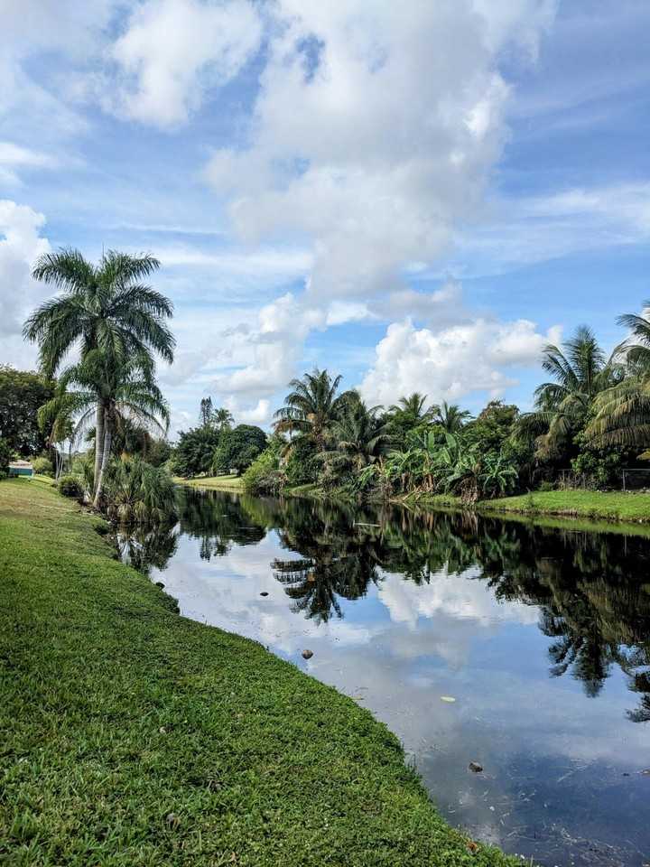 102 Village Walk Dr - Photo 3 of 31