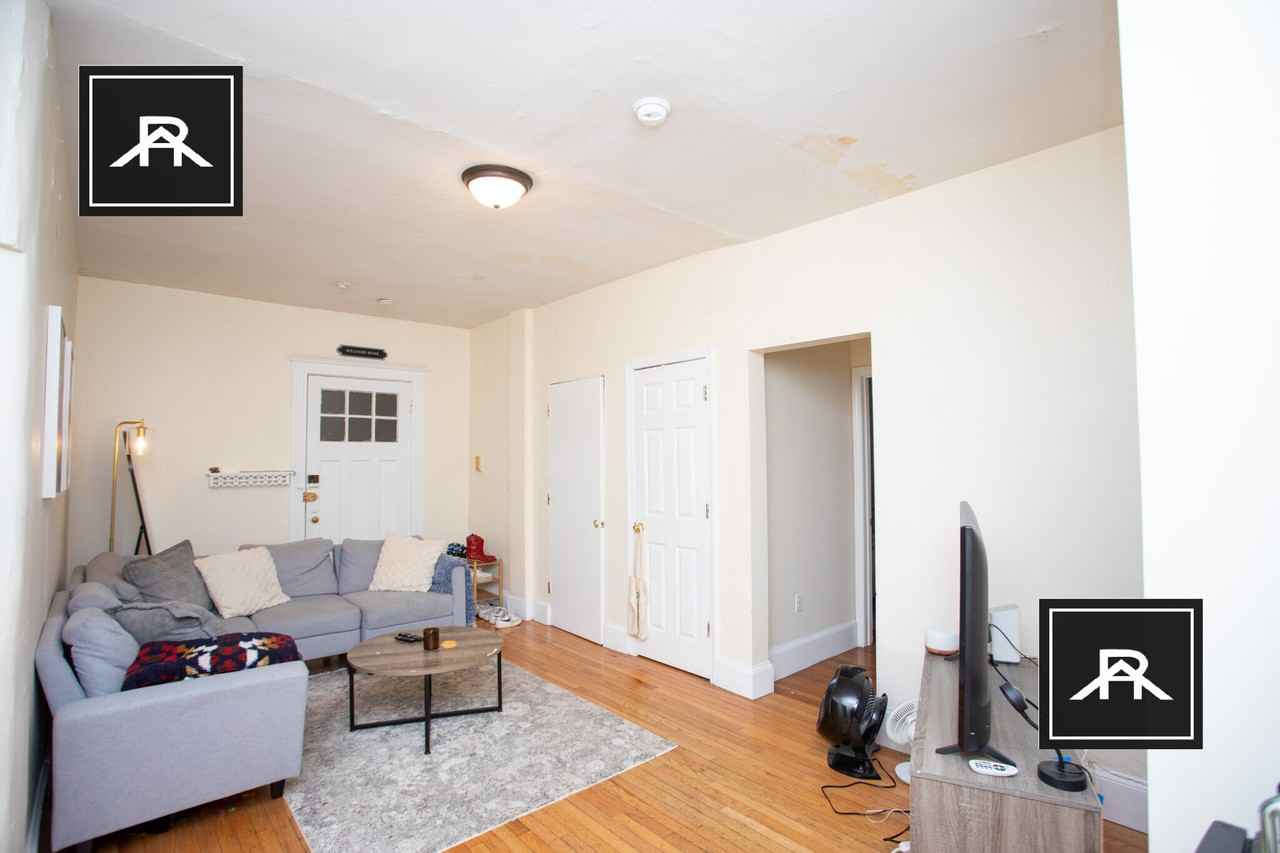 52 Egmont St #3 - Photo 2 of 3