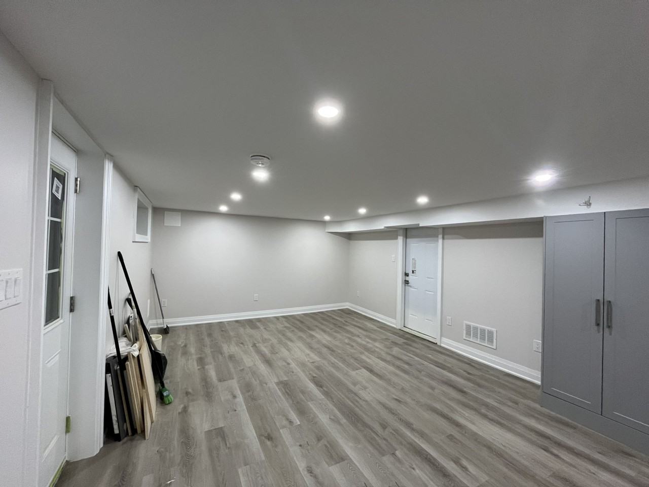 1603 Wavell Cres - Photo 2 of 7