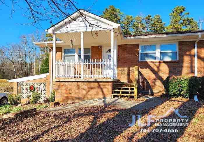 4631 Club View Dr #4633 - Photo 2 of 18