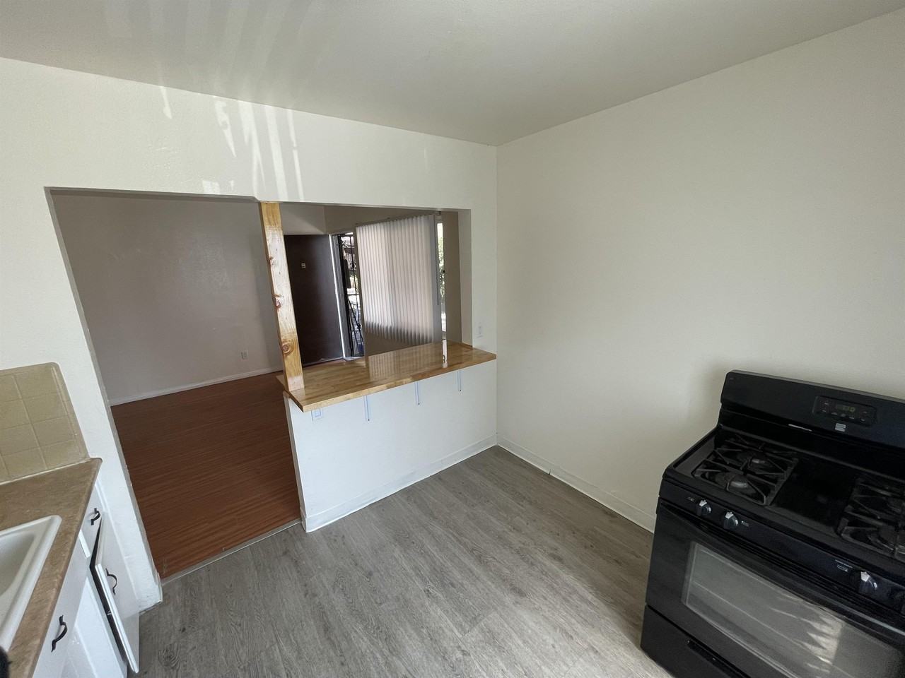 4082 48th St #4082 - Photo 5 of 31