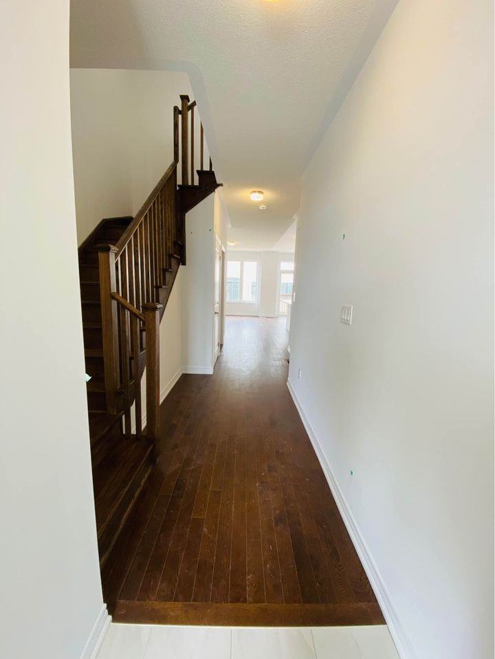 83 Milady Crescent - Photo 2 of 14