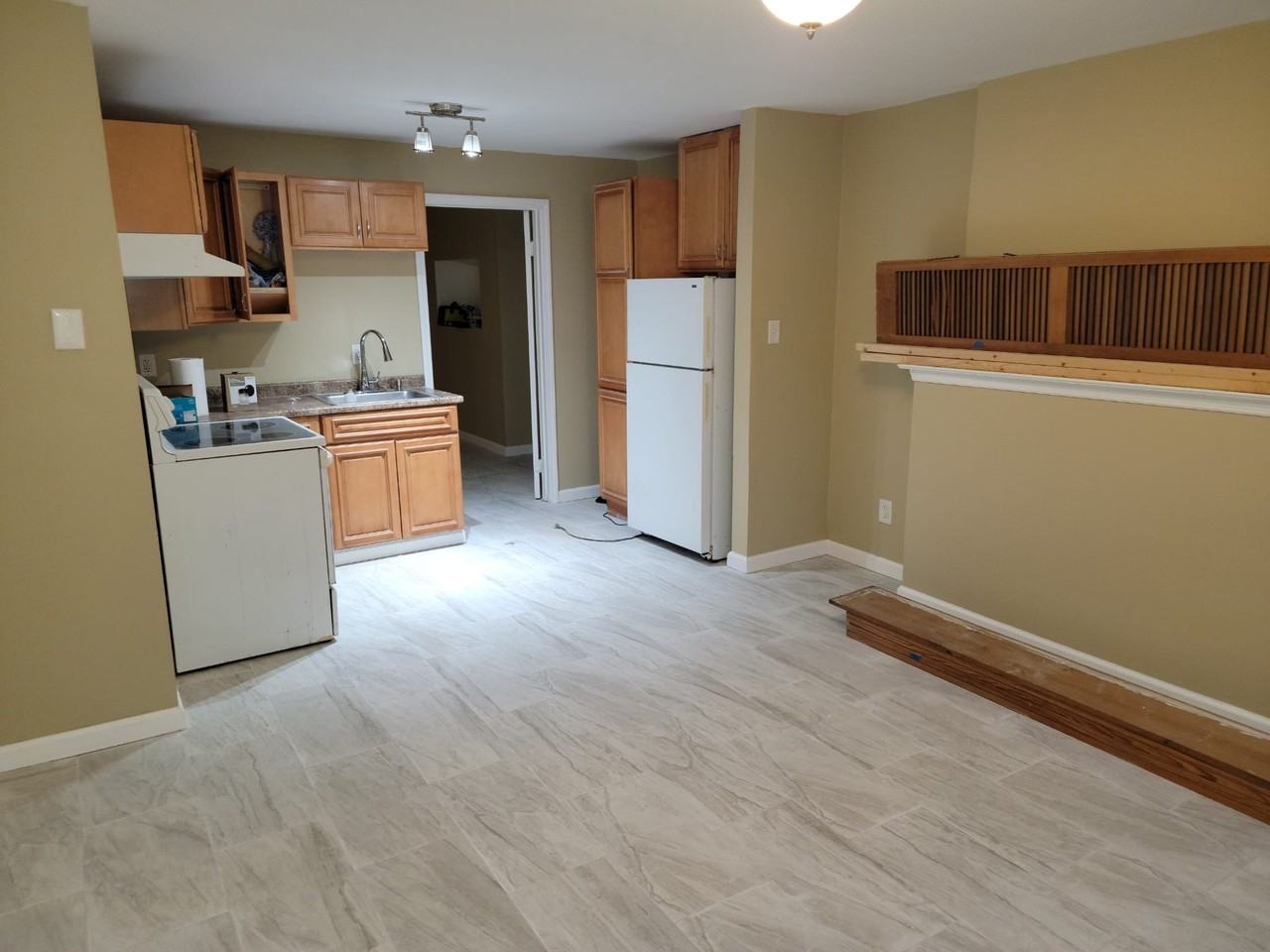 409 Clinton Ave - Photo 6 of 12