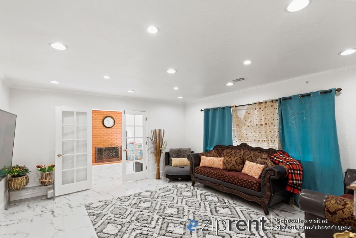 2818 Ivywood Ct - Photo 3 of 25