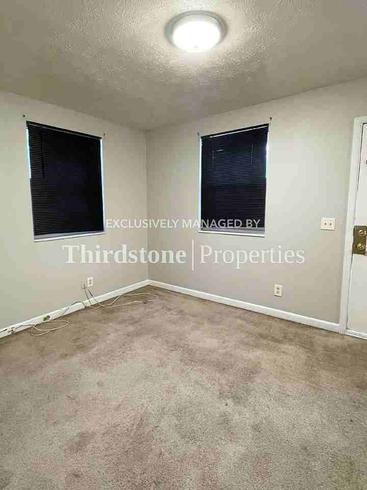 7338 Linda Dr - Photo 3 of 8