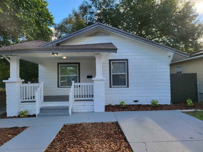 1134 Melrose Ave S - Photo 2 of 13